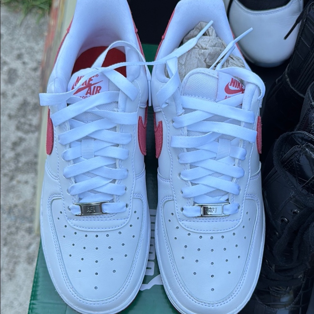Nike Air Force 1 White and Pink Sneakers